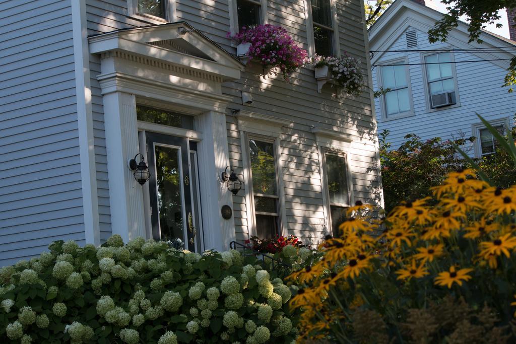 Camden Windward House Hotel Exterior photo